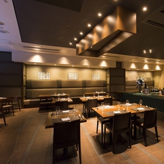 法人様のご宴会、結婚式2次会など、いつもより少し贅沢なパーティをご希望のお客様へオススメです！！ダークブラウンを基調としたシックな店内で、ワイン片手に懇親を深められてはいかがですか？