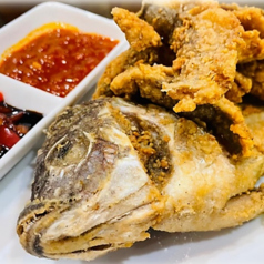 ティラピアの天ぷら、新鮮な野菜添え