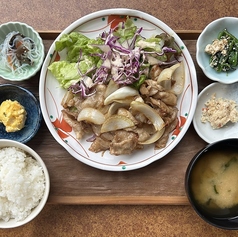 たっぷり玉ねぎの生姜焼き定食