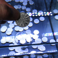 バーの割引チケットをゲット！？コイン落としチャレンジ