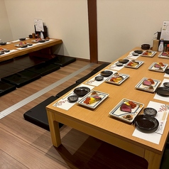座敷の個室2部屋繋げると14名様収容可能です！お気軽にお問い合わせください。※画像は宴会の客席の一例です。