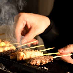 繊細＆豪快！旨み凝縮の炭火焼き鳥◎の写真