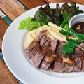 料理メニュー写真 ビーフステーキ 自家製オニオンソース　BEEF STEAK WITH ONION SAUCE