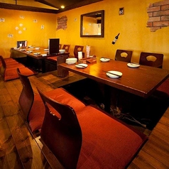 掘りごたつ席は靴を脱いでくつろげるお席は、特にお子様連れのご家族や、ご年配の方に人気です。◎足を伸ばしてゆったりと料理をご堪能ください。