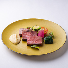牛肉の塩麹漬け じゃがいも麹ソースとトマト 季節のお野菜を添えて