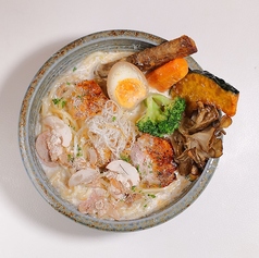 山口県産長州鶏と季節野菜のクリームパスタ柚子胡椒風味