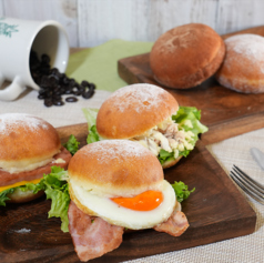 ALOHA CAFE Pineapple アロハカフェ パイナップル 梅田茶屋町店の特集写真