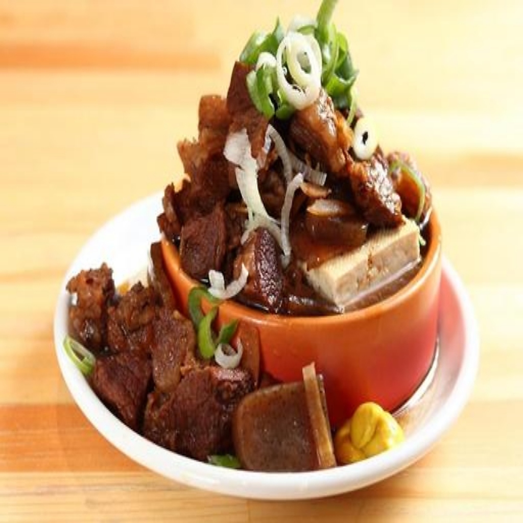 ヘルシーで彩り豊かな野菜巻き串やポテサラなど、女性に好評の創作メニューも豊富に揃えております◎