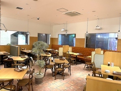 イタリア料理 カプリチョーザ あまがさきキューズモール店の雰囲気2