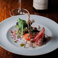 ワンランク上の空間で美酒と日本料理を楽しむ。