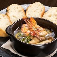 金沢片町にて本格料理とワインを楽しめるビストロ。