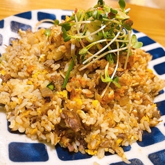 牛すじガーリックやきめし