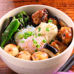 おまかせ焼き鳥丼／豚チャーシュー丼／焼鳥屋の親子丼／麻婆まぜそば／〆の焼きうどん