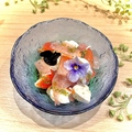 料理メニュー写真 苺、トマト、水牛モッツァレラとプロシュート（カプレーゼ）