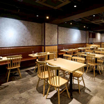 開放的な店内でごゆっくりお過ごしいただけます。女子会やデートなど様々なシーンでご利用ください。