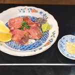 単品メニューも豊富にご用意しておりますので、お好みのお肉と合わせてお腹いっぱい召し上がれます♪