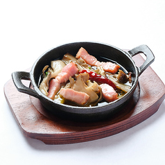 木の子とベーコンのアヒージョ