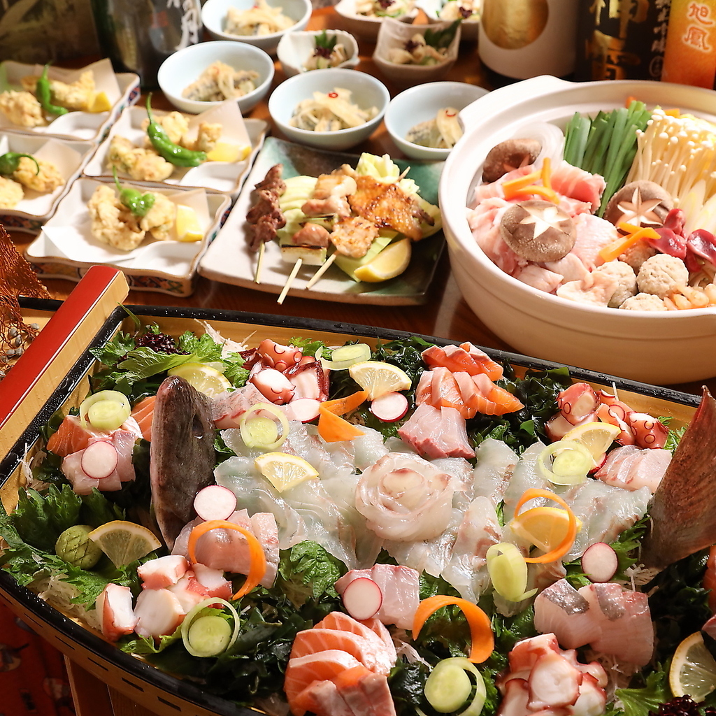 贅沢な鮮魚の船盛から当店自慢の串焼き、至極のちゃんこ鍋まで・・・