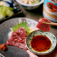 自慢の馬刺しを中心に贅沢な肉料理をお楽しみください