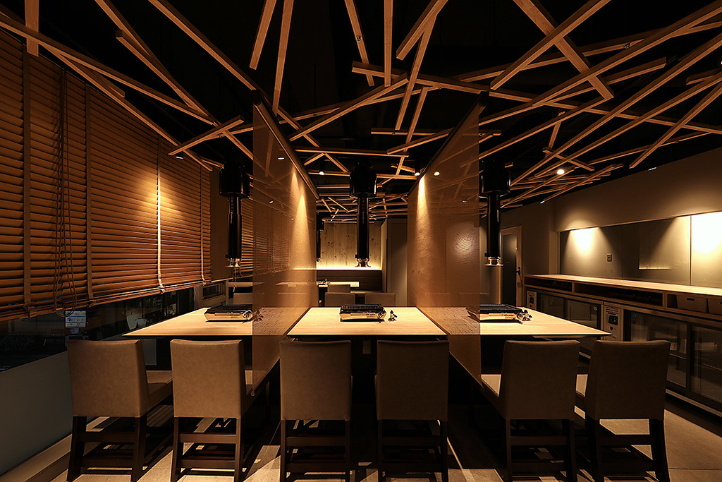 カウンター以外は個室・半個室となっており周りを気にせずゆっくりとお過ごしいただけます。