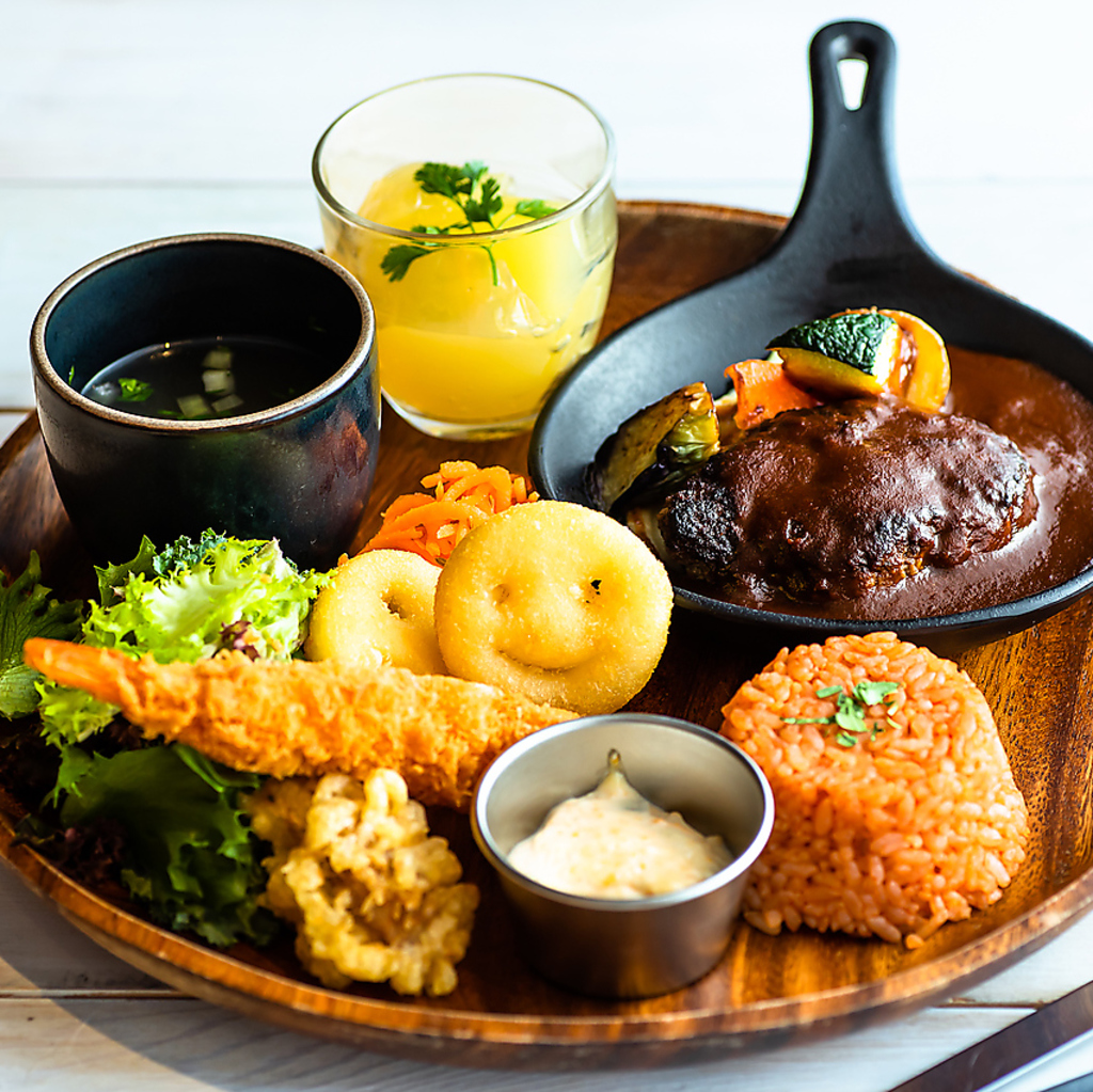 【平日15食限定！】大人のデラックスプレート