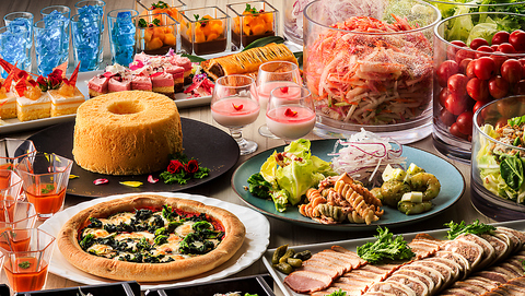 地産食材・旬の食材を生かした、色鮮やかなご夕食となっております。