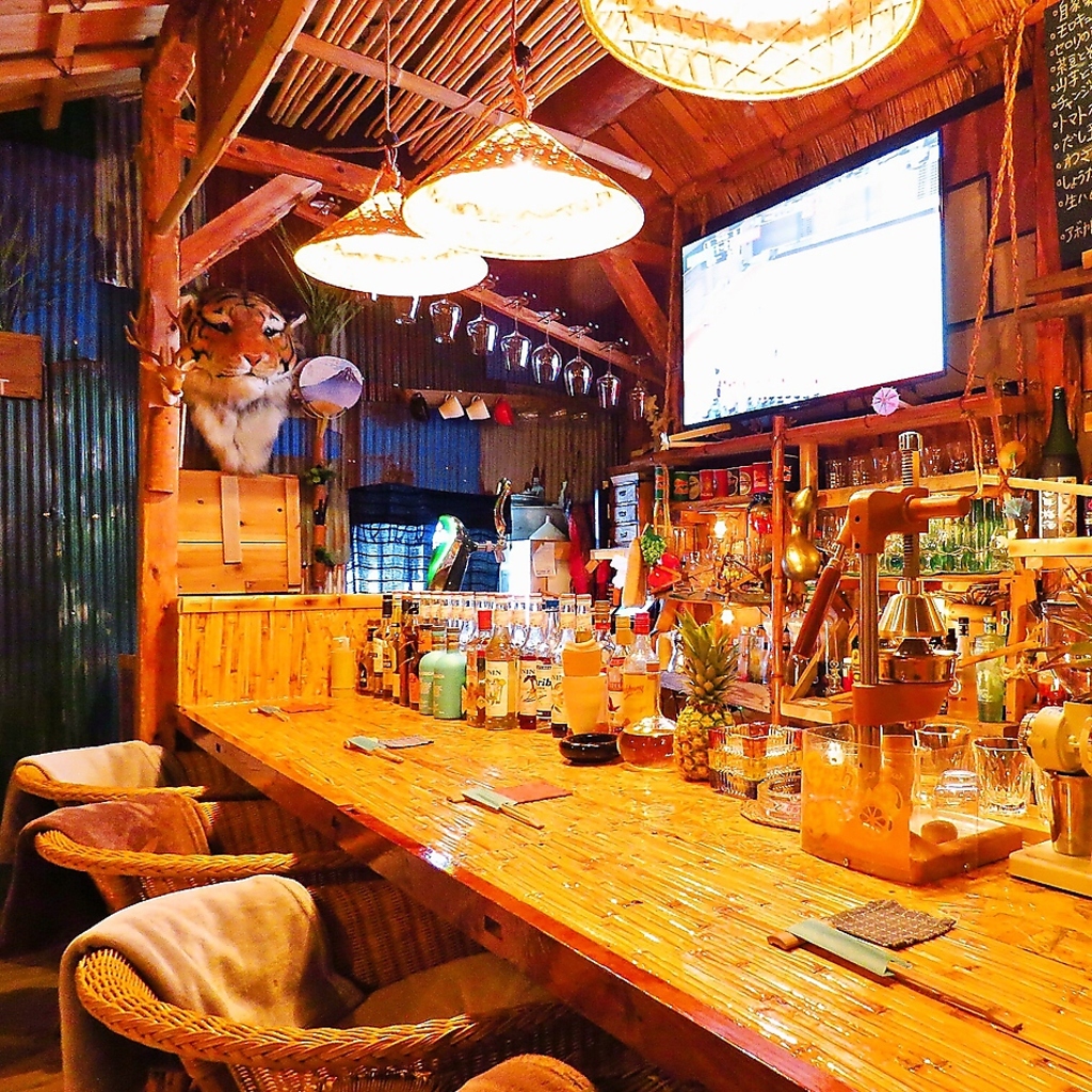 南国リゾート風の店内でアジア屋台風の美味しい料理とお酒が楽しめる！ノンアルコールもございます！