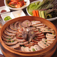 肉や海鮮をたっぷり使った人気の韓国料理を幅広くご提供