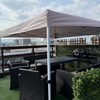 大文字山の景色を一望できる開放的な空間