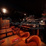 地産地消にこだわり、その時一番美味しい素材を使用。オーナー厳選のワインとともにご堪能ください。