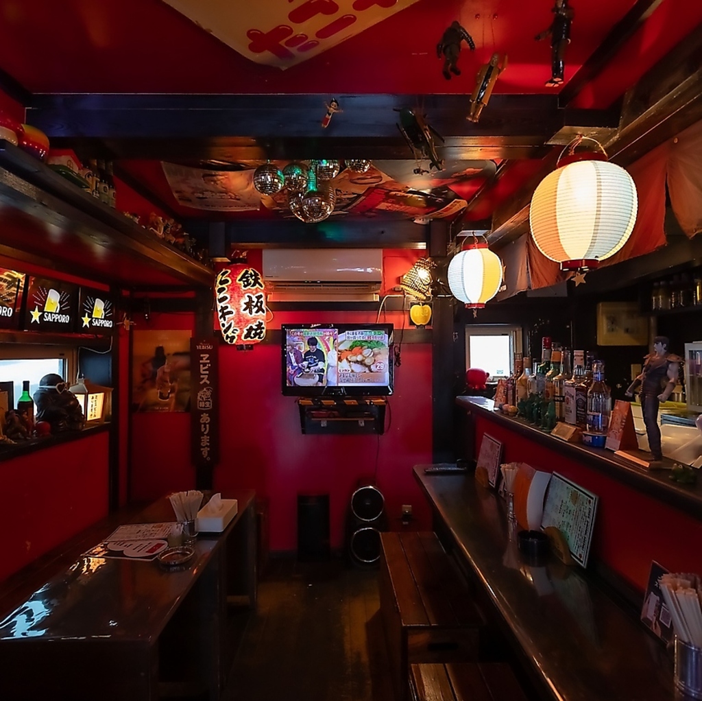 一階席奥にはテレビも付いており、スポーツ観戦で賑わっております♪