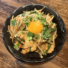 ユッケ風鶏むね丼