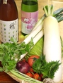 安心安全な新鮮地場野菜を使用！地元のみずみずしい新鮮野菜を使用し、一品一品丁寧にお料理を提供しています。こだわりたっぷりの料理の数々は日本酒をはじめお酒にピッタリです！