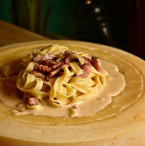 北海道直送の厳選チーズを堪能！チーズ料理専門店♪