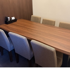 2階席です。最大6名様で利用できる完全個室を3室ご用意しています。※2階席はコース予約のみお客様のみのご案内となります。