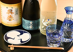 旬の味が揃うドリンク。希少な焼酎や人気のガリ酎も