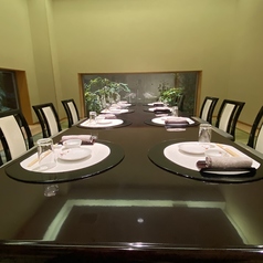 【1階】座敷 (6~8名様) グループでのご利用の際におすすめのお席です。美味しい食事を囲んで、会話をお楽しみいただけます♪