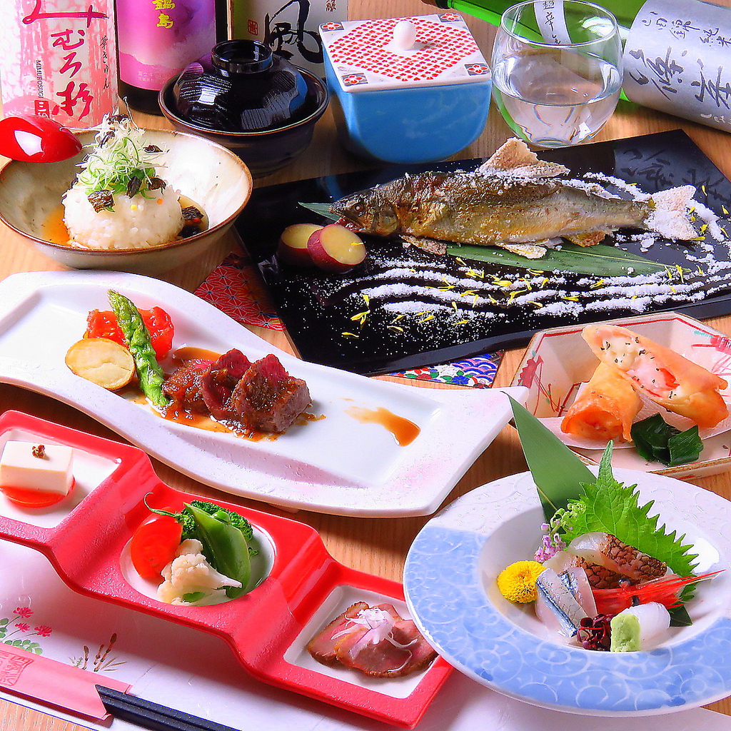 旬の会席料理をご用意。