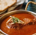 料理メニュー写真&nbsp;カレーコンビ　※下記のカレーから2種類をお選びください。ナンとサラダが付いています。