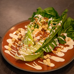 スモークベーコンと丸ごとレタスのグリルサラダ～温玉生野菜ドレッシング～