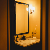 店内はもちろん、お手洗いの内装ディテールや照明、香りにまでこだわった上質な空間◎細部まで心地よくお過ごしいただけます♪