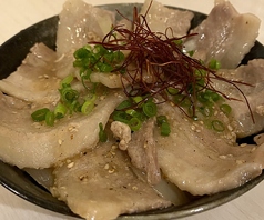 塩豚カルビ丼