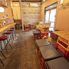 20名様以上で貸切可能な当店は、大規模な飲み会や特別なイベントに最適です。プライベート感を大切にした空間で、心に残る特別な宴を演出します。手作りの料理や多彩なドリンクをお楽しみいただき、皆様の大切なひとときをお手伝いいたします。