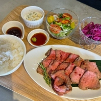 自家製のとろけるローストビーフ♪