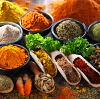 多種多様なスパイスで自分好みの一品が味わえます