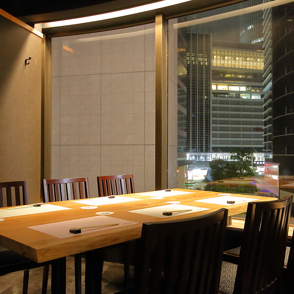 接待や会食、ご家族のお食事会など、幅広いシーンでご利用いただけます。