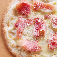 チーズたっぷりクリームPIZZA生ハムのせ