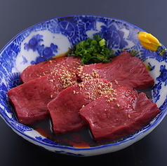 牛ハツ刺し(からし醤油)