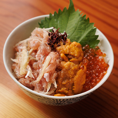 海の幸！あられ屋の海鮮丼