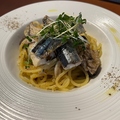 料理メニュー写真 秋刀魚とキノコのペペロンチーノ　※パスタ大盛り+150円